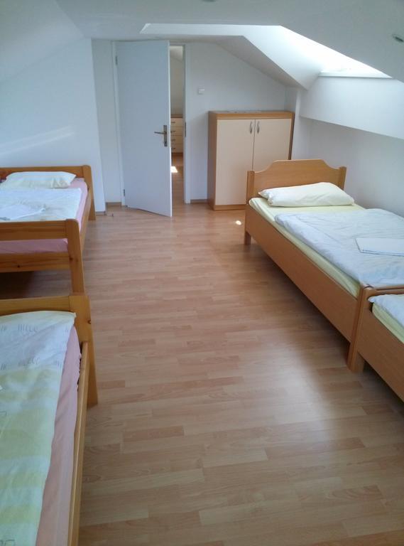 Bed And Breakfast Spelca Пивка Номер фото